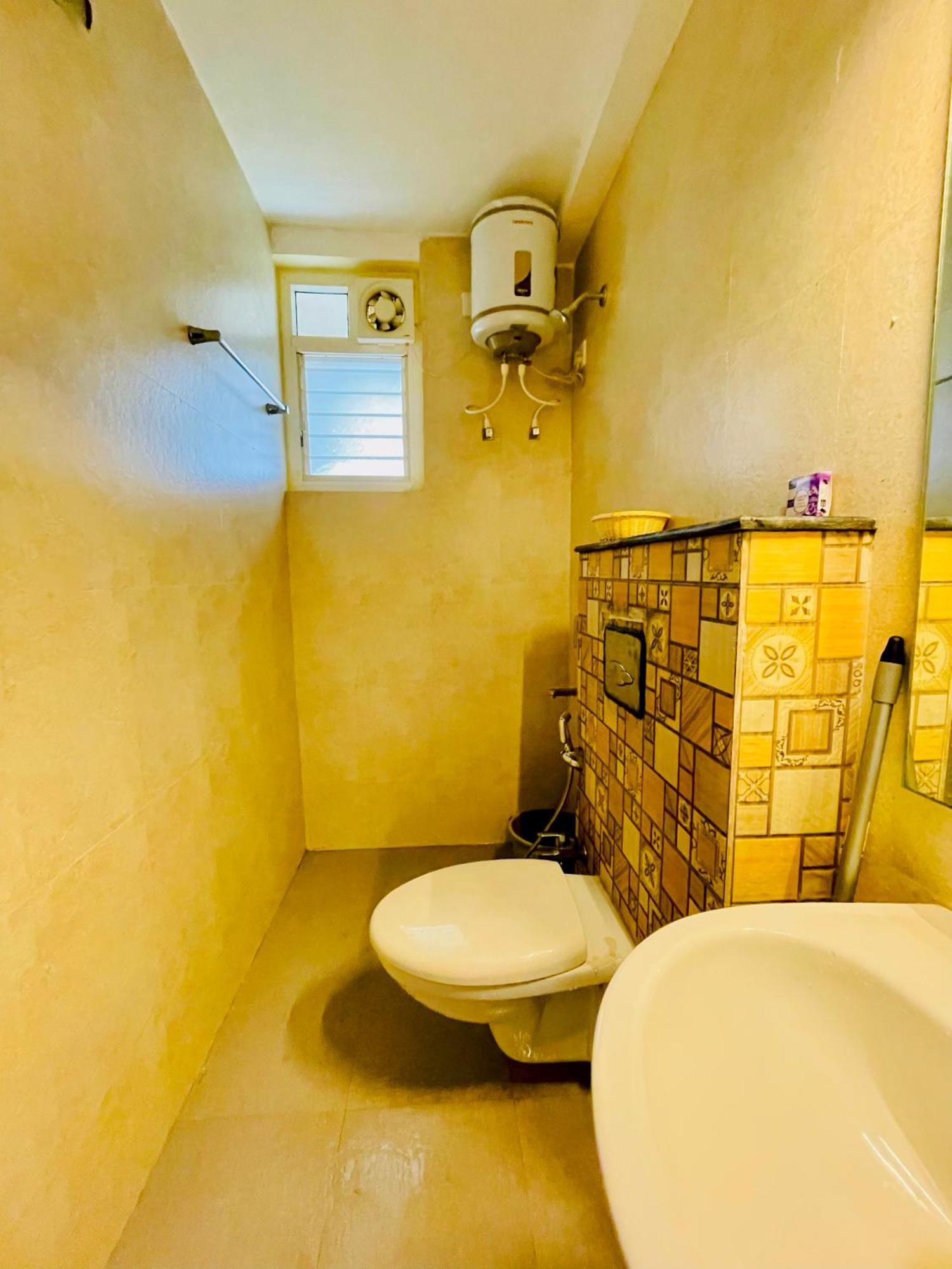 Sea Breeze 1 Bhk Apartment A12 Calangute,North Goa Nagoa ภายนอก รูปภาพ