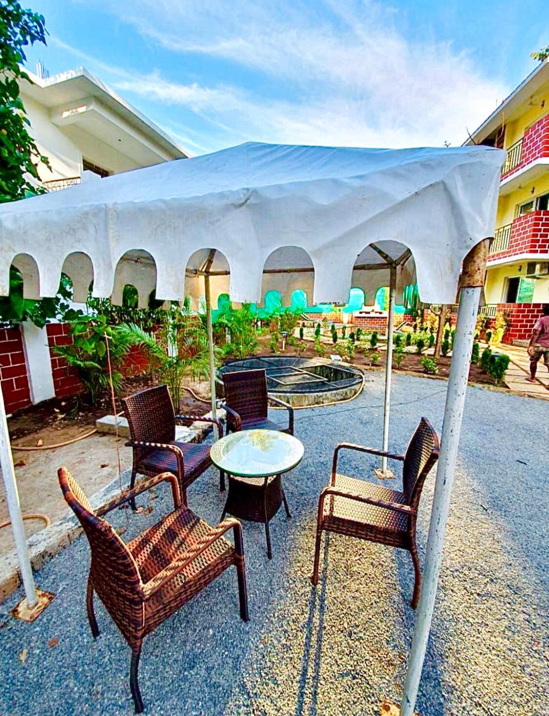Sea Breeze 1 Bhk Apartment A12 Calangute,North Goa Nagoa ภายนอก รูปภาพ